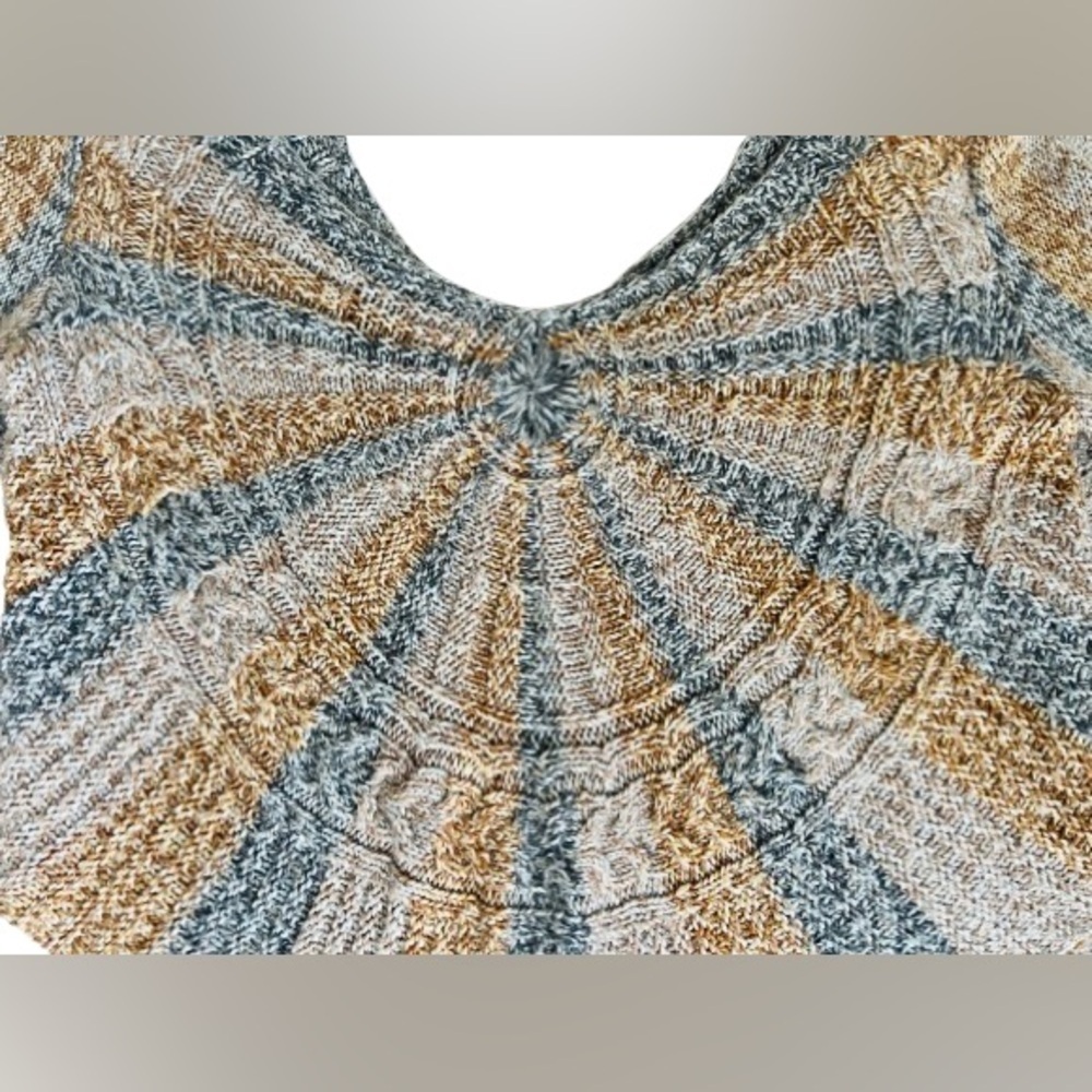 Free People
Pinwheel Sunburst Sweater
Size Medium - Picture 6 of 8